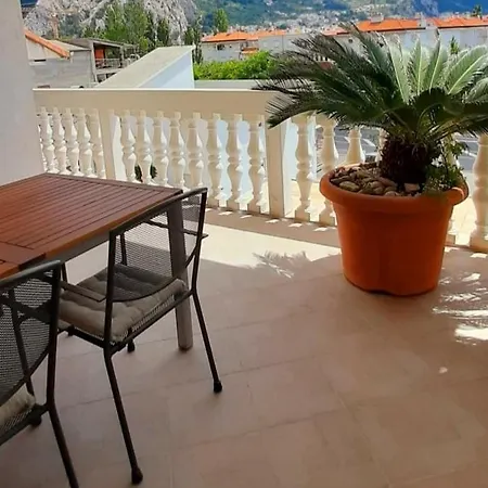 Apartmani Anita Omis Exterior photo