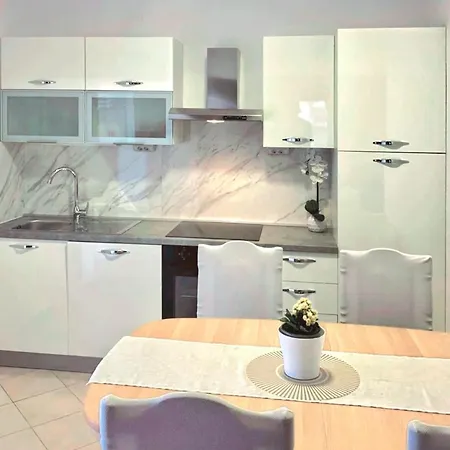 Apartmani Anita Omis Exterior photo