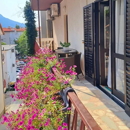 Apartmani Anita Omis Exterior photo