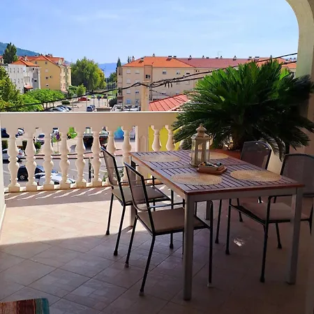 Apartmani Anita Omis Exterior photo